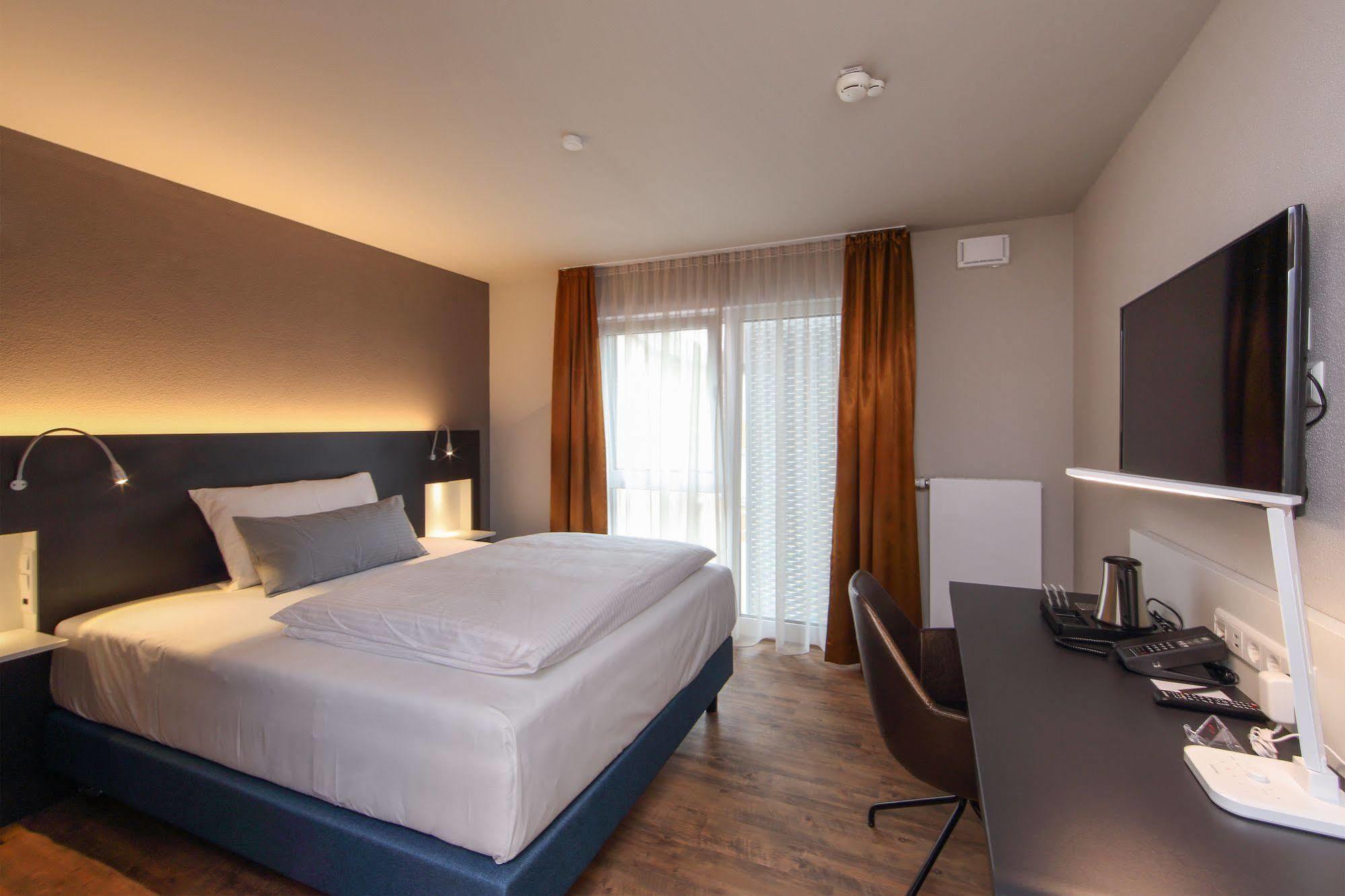 Design & Lifestyle Hotel Estilo Aalen Exterior foto